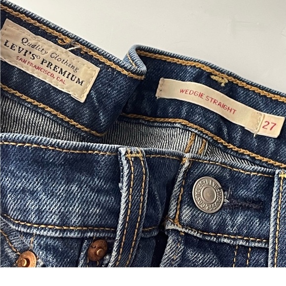 Levis Wedgie Straight Jeans 27 High Rise Button Fly Premium Denim Classic Casual - Picture 9 of 10
